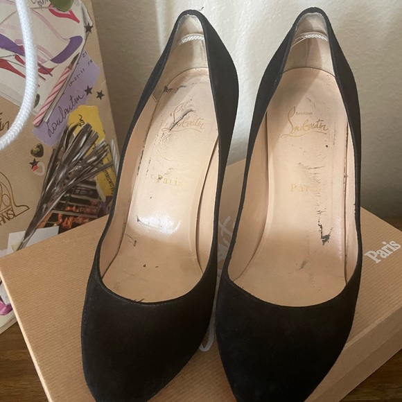 Classic black Louboutin Heels (Size 39 1/2) - Picture 5 of 8